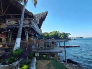 Isla Fuerte: <br>Parche en La Playita